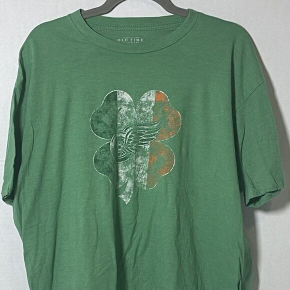 DETROIT RED WINGS 2XL Distressed 4-Leaf Clover Shirt - Picture 1 of 5
